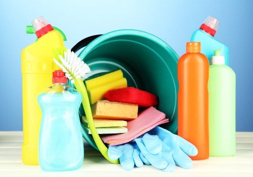 Bathroom deep cleaning during end of tenancy cleaning